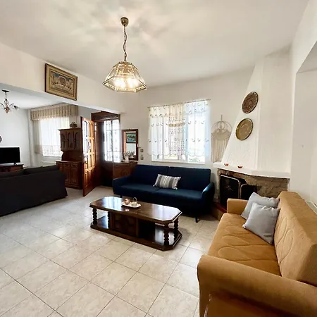 Holiday home Philoxenia House In Asklipio